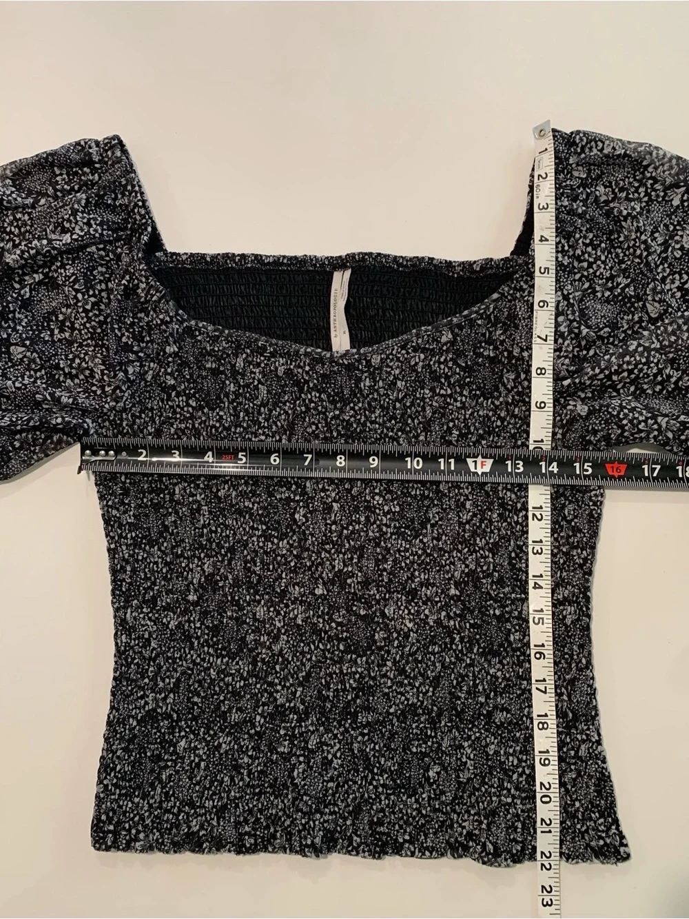 Anthropologie Aurelia Black & White Ditsy Floral Smocked Puff Sleeve Top EUC, XL